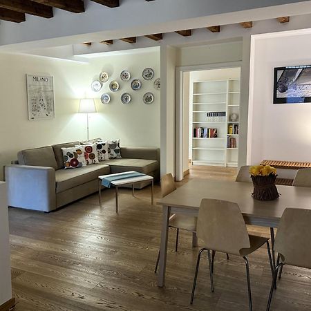 Apartamento Joivy Cosy Ticinese Retreat 1-Bed Flat Near The Duomo Milán Exterior foto