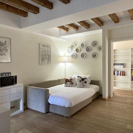 Apartamento Joivy Cosy Ticinese Retreat 1-Bed Flat Near The Duomo Milán Exterior foto
